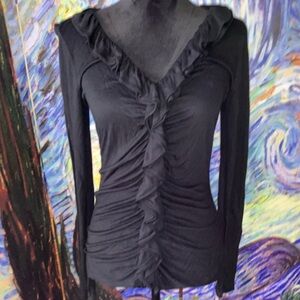 APT9 medium black long sleeve top with ruching and ruffles down the middle